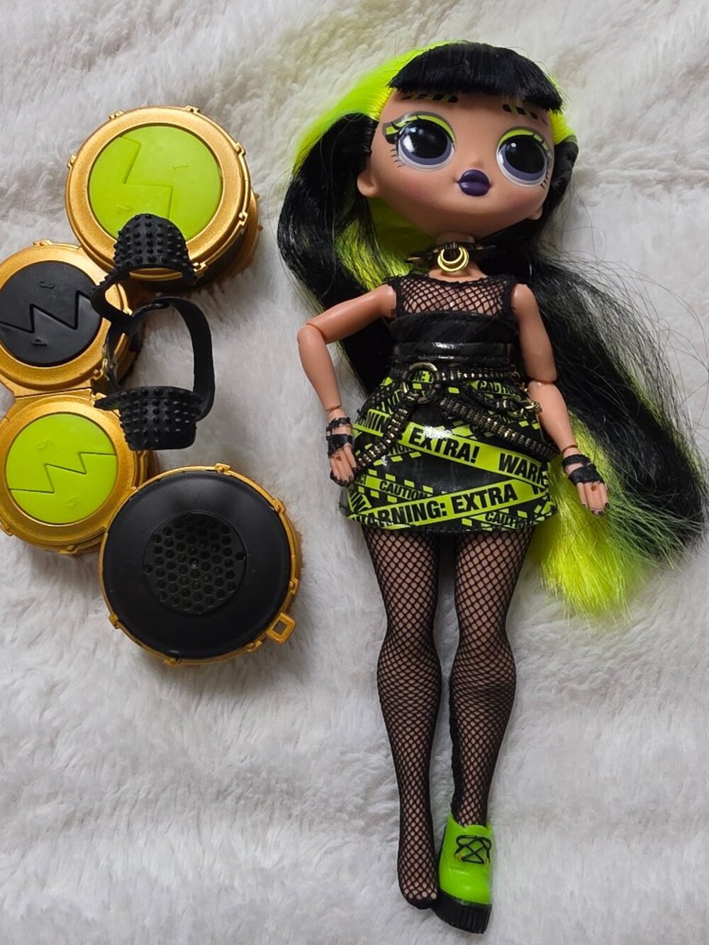 LOL Surprise OMG Remix Rock BHAD GURL Doll Set w/ Drums & Outfit MGA